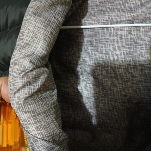 Eddie Bauer medium light black/lime green zip up coat size medium for( youth ). - Picture 10 of 11